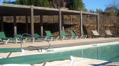 Le domaine de la Jeanne - Village de gîtes avec piscine en sud Ardèche